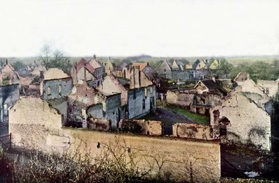 El pueblo gravemente dañado de Châtillon-sur-Morin, al sur de Esternay durante la Batalla del Marne al este de París, septiembre de 1914 de Jules Gervais Courtellemont